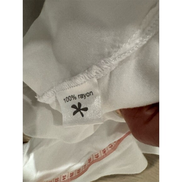 Kellie Blouse Womens Size M White Off Shoulder Cropped Bell Sleeve Boho - Picture 7 of 7